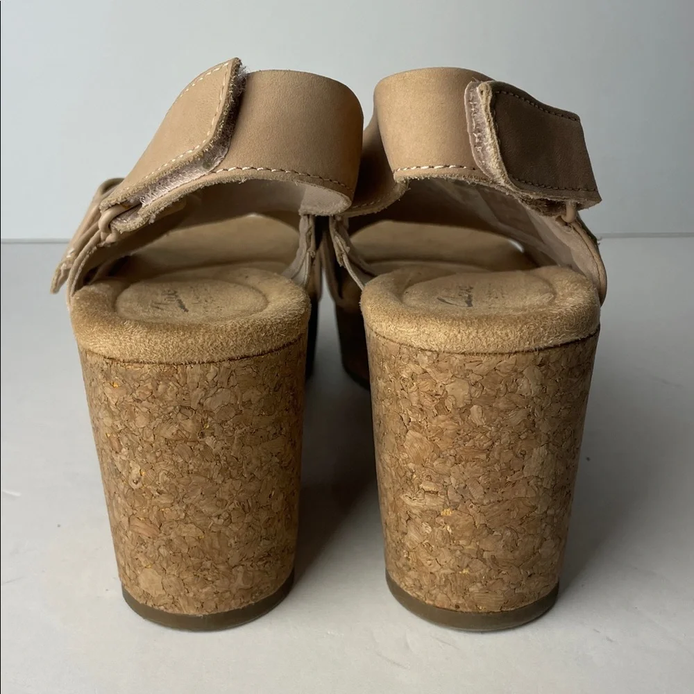 Clarks Nerisa West Tan Cross-Strap Slingback Sandals - Picture 3 of 7